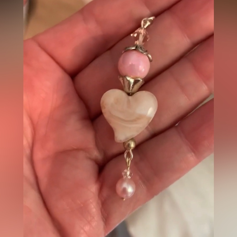 Pink heart dangle earrings NWOT - Picture 4 of 6